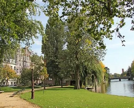 Short Group Plantage Amsterdam