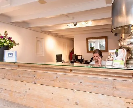 Short Group Plantage Hotel