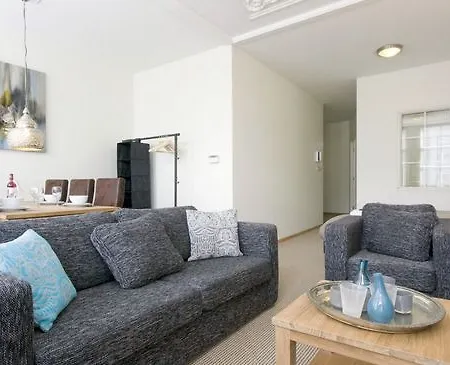 Short Group Plantage Amsterdam